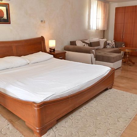 Indija Apartment And Rooms In Club מראה חיצוני תמונה