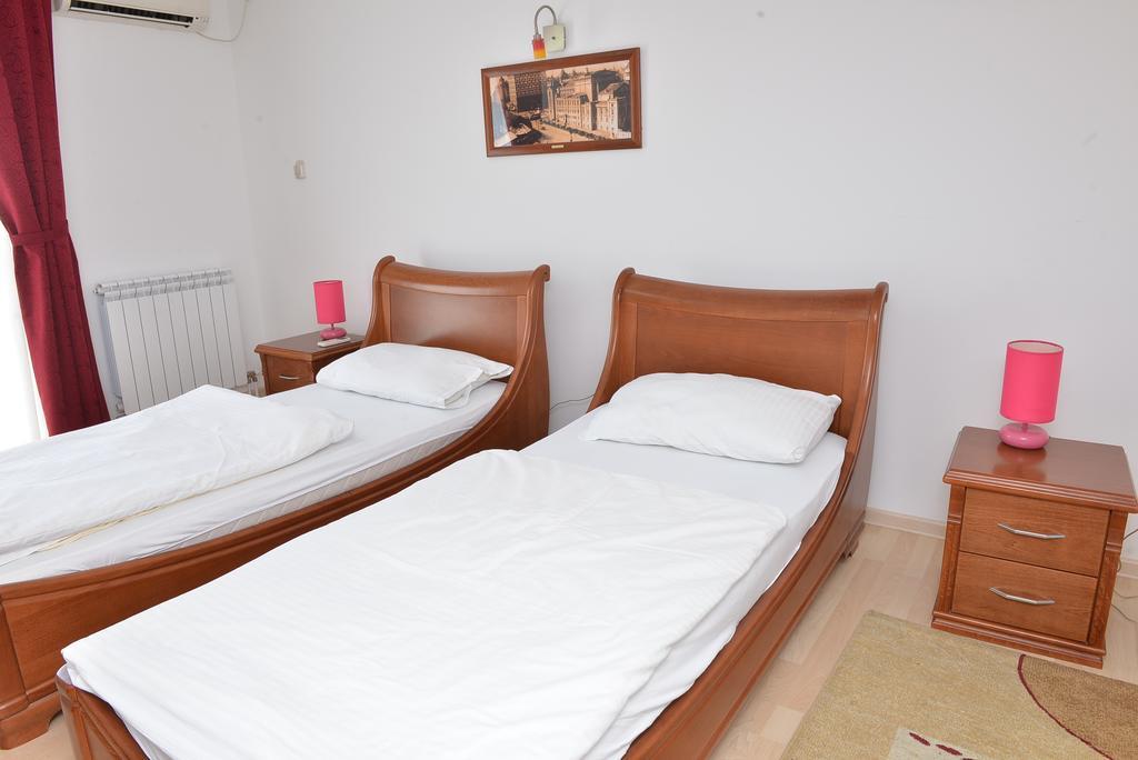 Indija Apartment And Rooms In Club מראה חיצוני תמונה