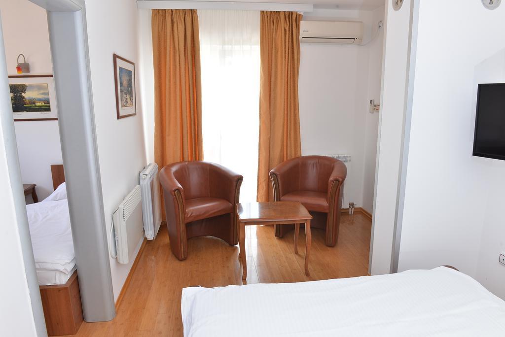 Indija Apartment And Rooms In Club מראה חיצוני תמונה