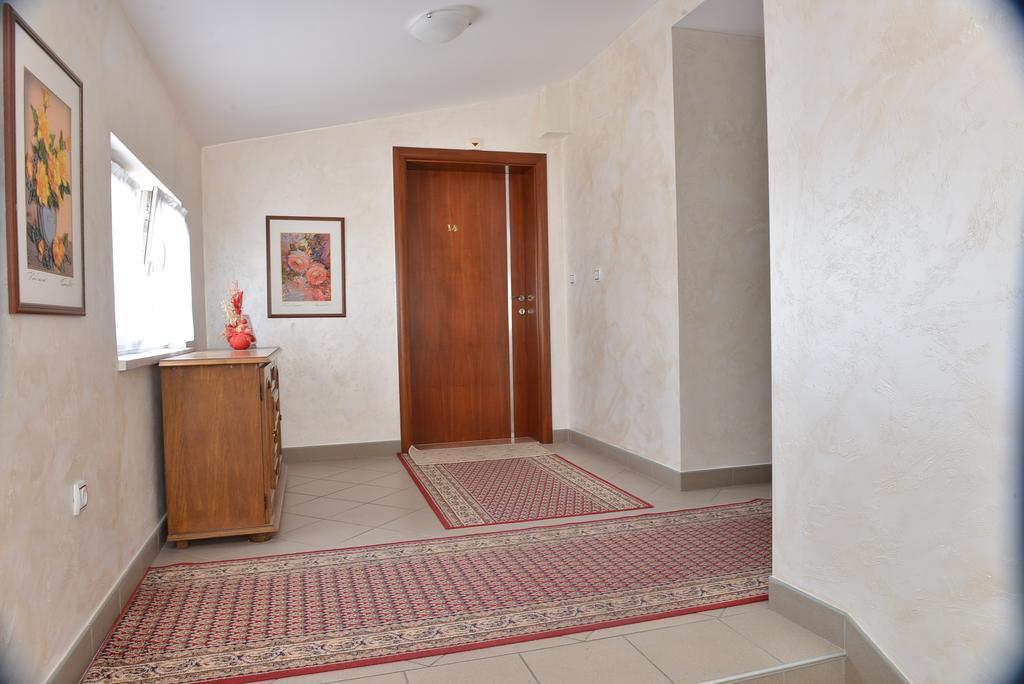 Indija Apartment And Rooms In Club מראה חיצוני תמונה