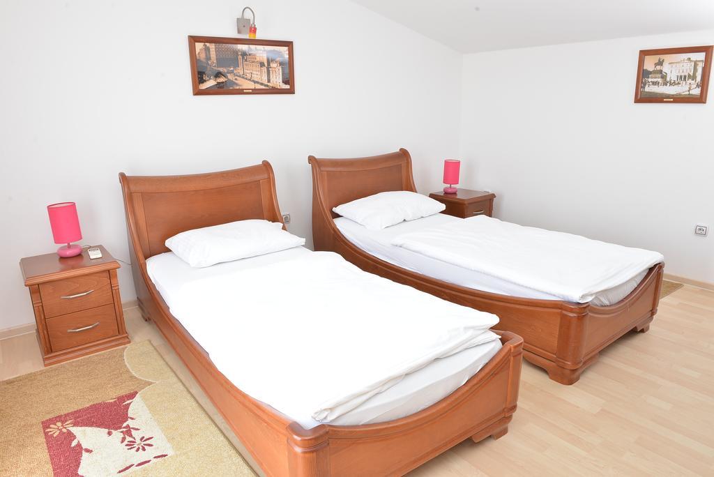 Indija Apartment And Rooms In Club מראה חיצוני תמונה